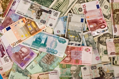 foreign exchange 400x267 - Отток капитала из России всего за 2 месяца вырос больше, чем в два раза