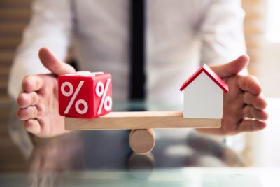 Fixed Mortgage Rates Are Low Is It Really Time to Buy That Dream House 1024x683 400x267 - Ставки по ипотеке в РФ повысятся из-за падения рубля
