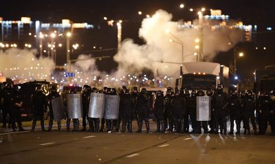 249171237 400x239 - Автозаки, расстрелы, штрум, гранаты: Белоруссию после «победы» Лукашенко захлестнула волна массовых протестов