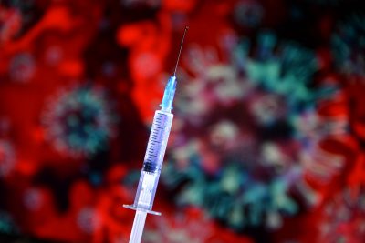 12 12 400x267 - Первый российский регион ввел обязательную вакцинацию от COVID-19 и штрафы за отказ от прививки
