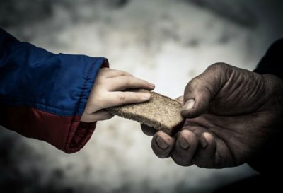 bednost 400x273 - ВОЗ: под риском крайней бедности из-за COVID-19 более 500 млн человек