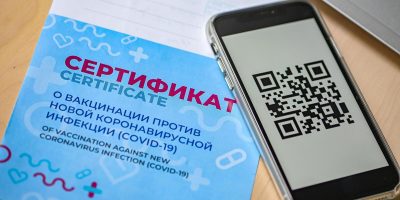 hSAlFDZ4zII 400x200 - Правительство РФ отложило рассмотрение законопроекта о ковид-сертификатах