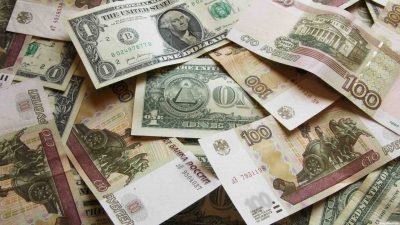 ghe5678kuj 400x225 - Эксперты: в апреле-мае стоимость доллара может снизиться до 60−65 рублей