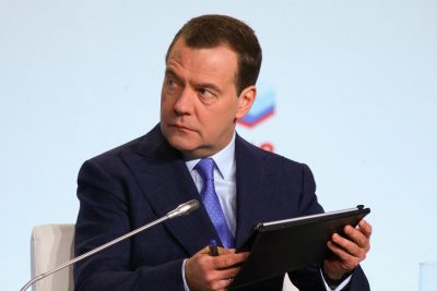 medvedev 100 400x267 - Медведев: проект «гарантий безопасности» Украины – это пролог к третьей мировой войне
