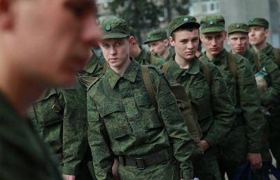 rtsu65o5k 400x257 - Со следующего года в России в армию будут призывать с 19 лет